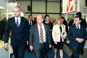 Zagreb, 5. travnja 2011. - državni tajnik Mileta s uzvanicima i domaćinima ovogodišnjih sajmova obišao je izložbene štandove